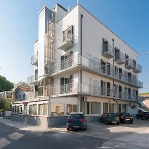 Regina E Ristorante Punta Marina